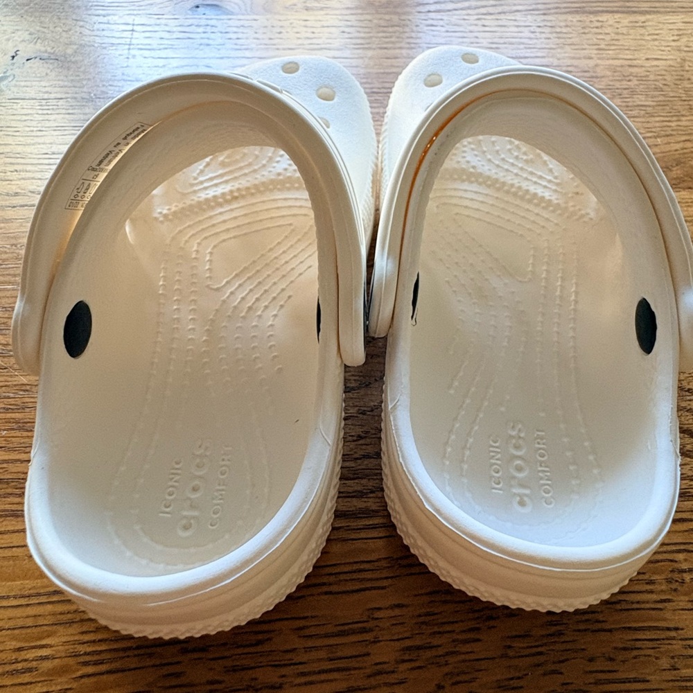 Crocs white-classic- size C9- unisex - Picture 9 of 12